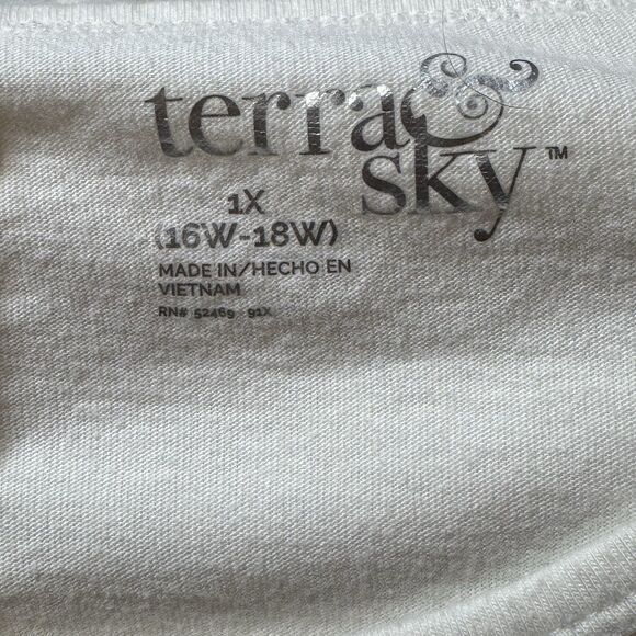 Terra & Sky | Women’s White Basic Plus Sized 3/4 Sleeve Shirt | 1X - Picture 9 of 11
